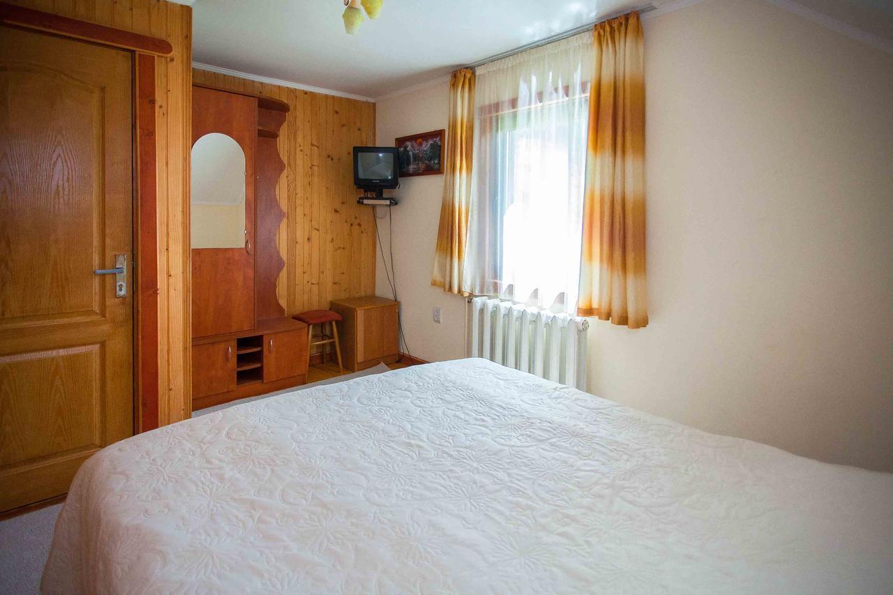 Lisoviy Zatyshok, Z Vidkrutum Litnim Baseynom Hotel Slavske Exterior photo