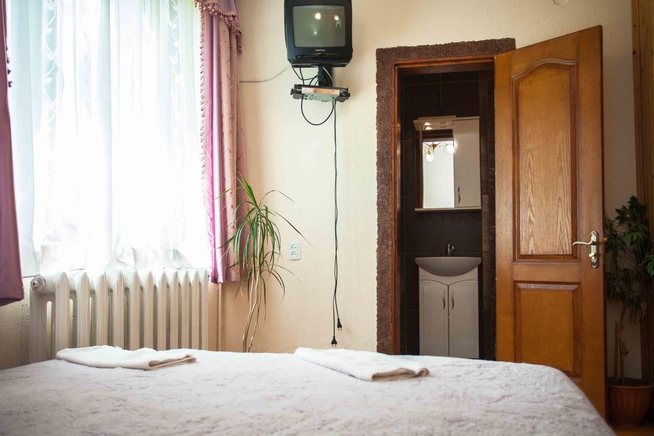 Lisoviy Zatyshok, Z Vidkrutum Litnim Baseynom Hotel Slavske Exterior photo